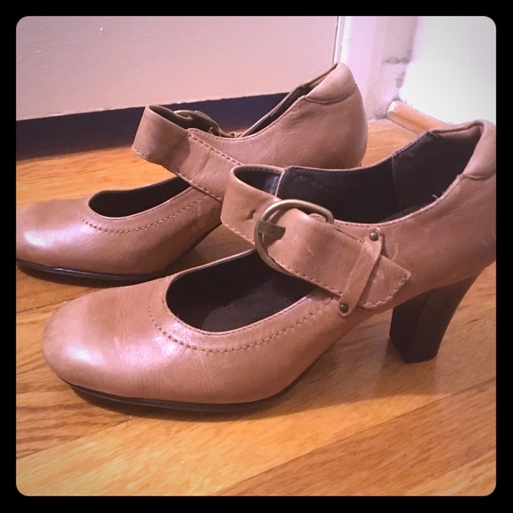 aerosoles mary jane heels